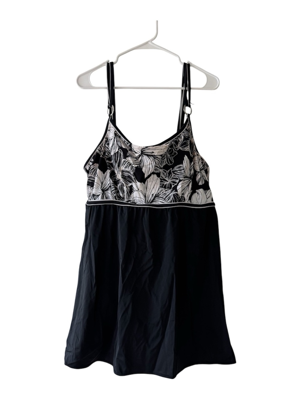 Avenue Swim Dress Women’s 20W Black 
White Floral Tankini Swimdress Plus Size